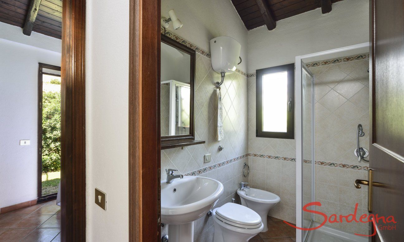Villa Ibiscus | Bad 2 mit Dusche und Bidet Bad 2 mit Dusche und Bidet