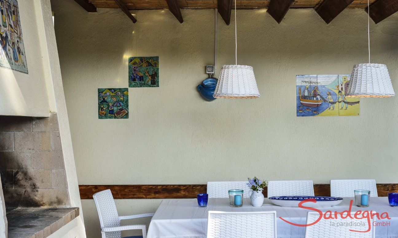 Villa Ibiscus | Essen und Grillen auf der überdachten Veranda Essen und Grillen auf der überdachten Veranda