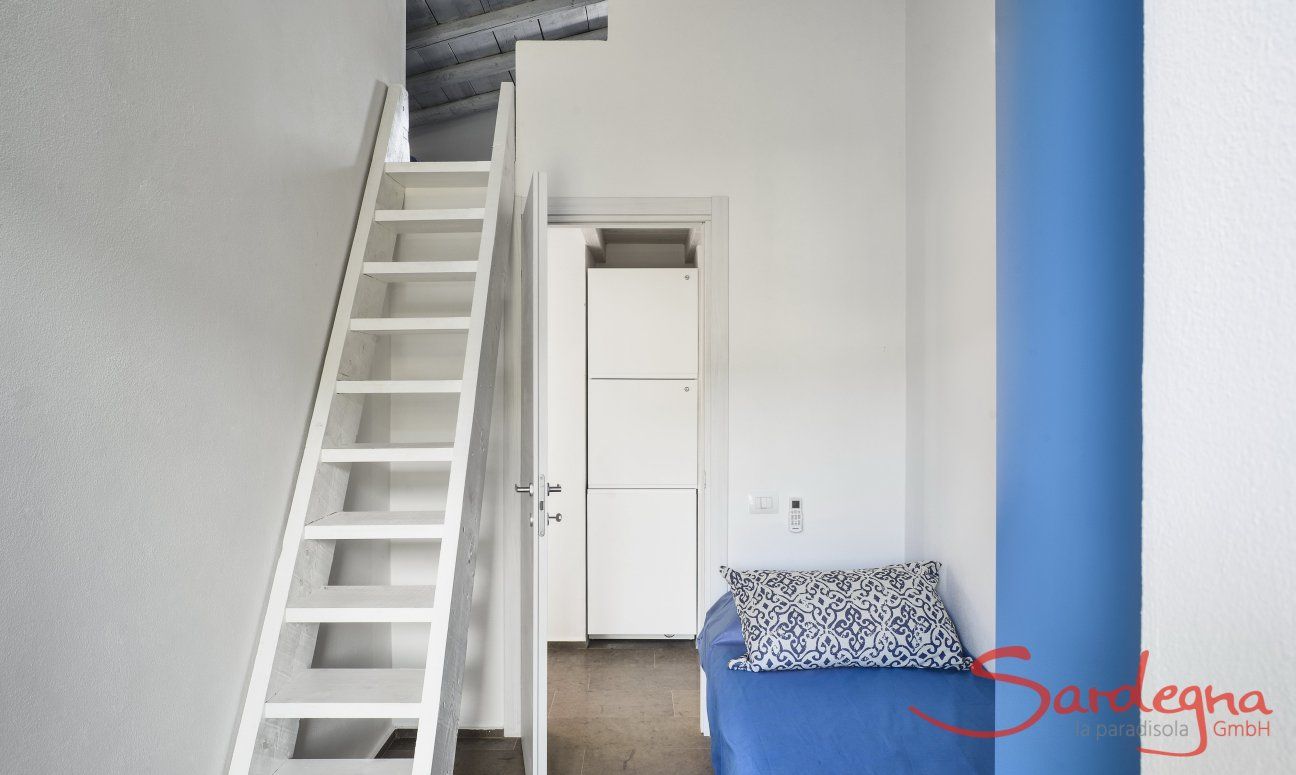 Villa Graziano | Einzelzimmer mit Treppe zum Dachzimmer Einzelzimmer mit Treppe zum Dachzimmer