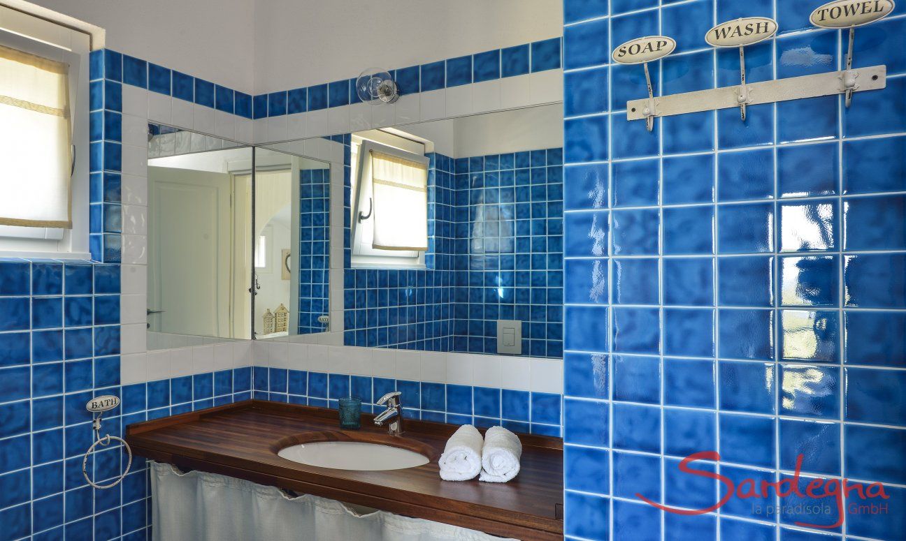 Li Conchi 20 | Privates Bad vom Schlafzimmer 1 mit Dusche 1 Bad ensuite mit Dusche 1