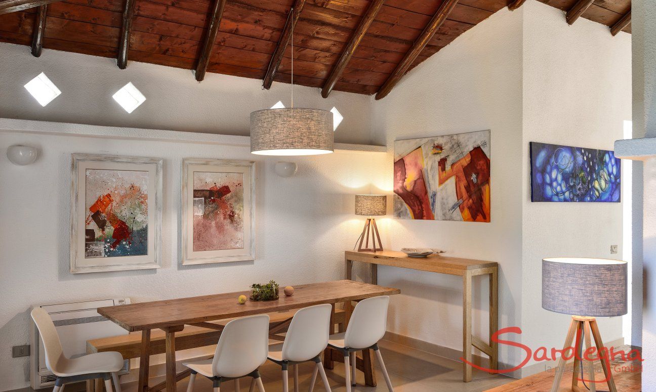 Villetta Quattro | Heller und moderner Essbereich mit großem Tisch Heller und moderner Essbereich mit großem Tisch