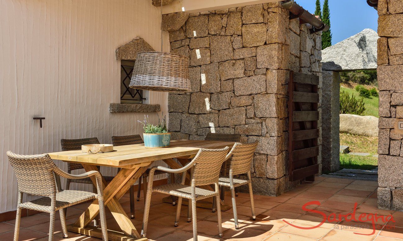 Li Conchi 5 | Überdachter Tisch zum Essen im Freien Esstisch im Freien auf der Terrasse von Li Conchi 5