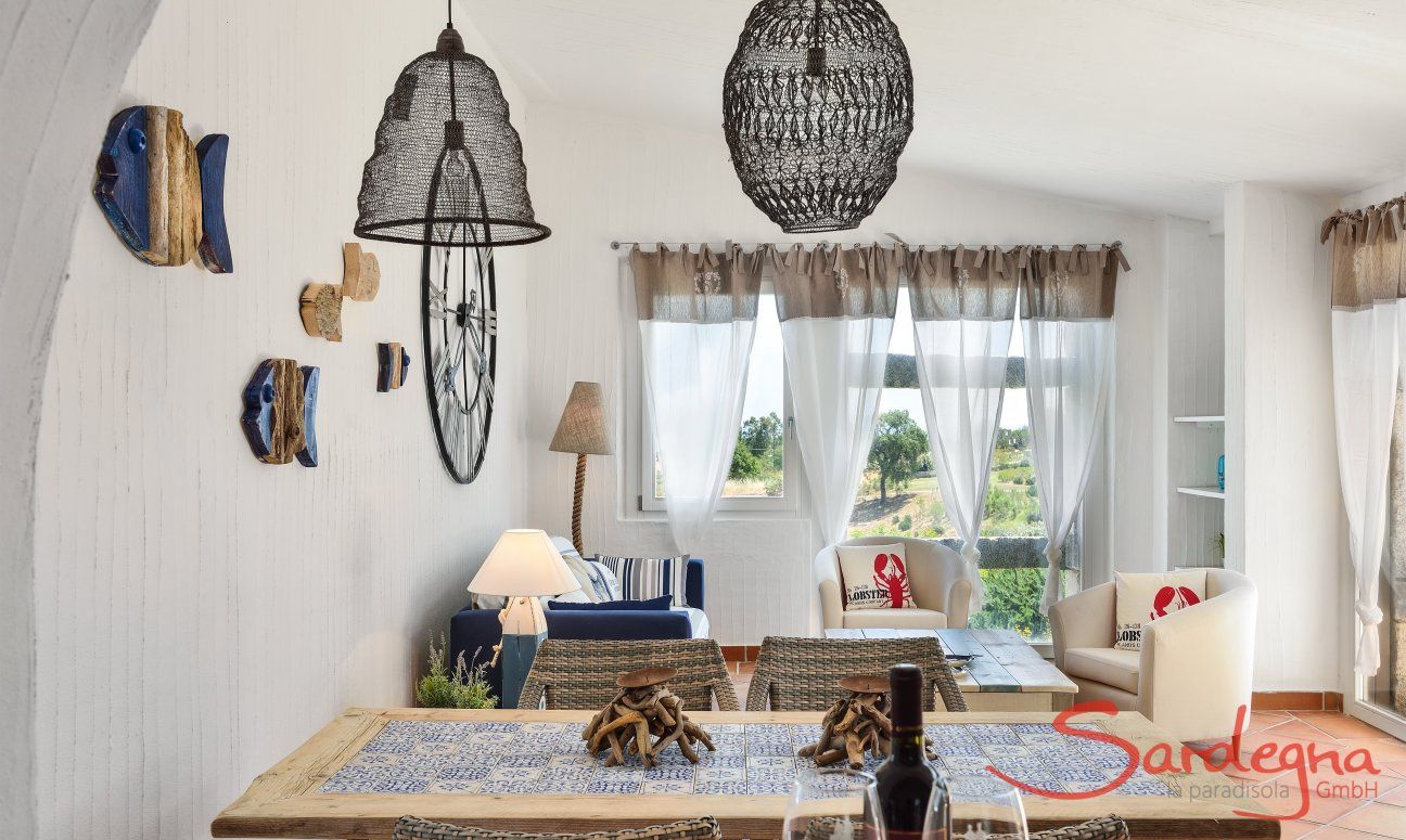 Li Conchi 5 | Wohnzimmer mit Esstisch und Sofabereich Wohnzimmer