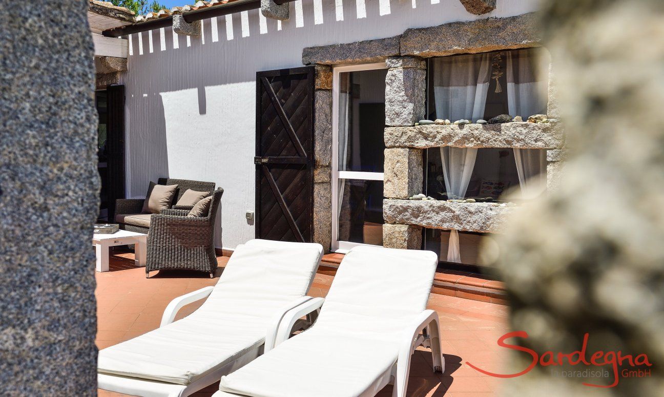 Private Terrasse von Casa 24 mti Sonnenliegen und Aussensofa, Sant Elmo