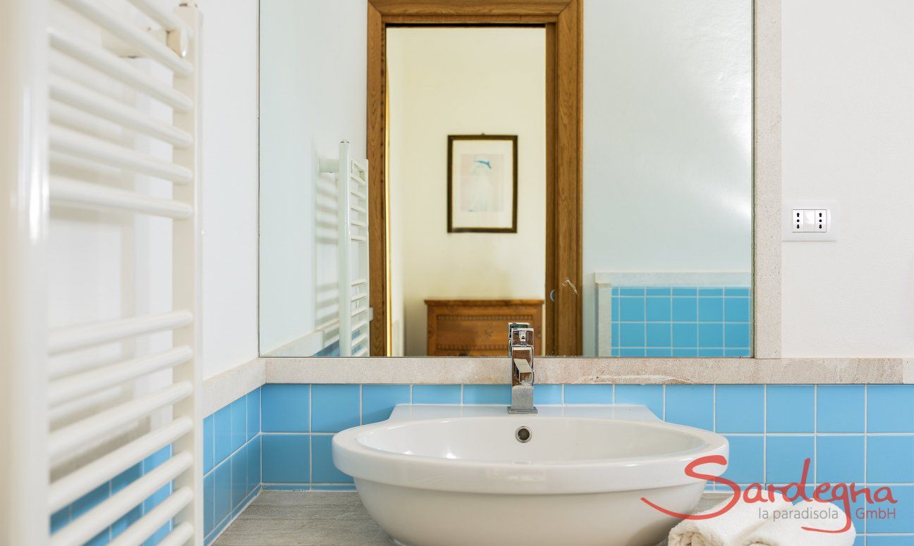 Villa del Campo | Bad im ersten Stock mit modernem Waschbecken Bad im ersten Stock, Detail