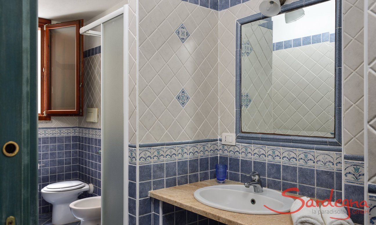 Apartment Castededdu 9 | Badezimmer mit Dusche und Bidet Badezimmer mit Dusche und Bidet