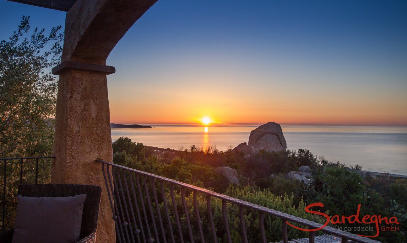 Sonnenaufgang von der oberen Terrasse