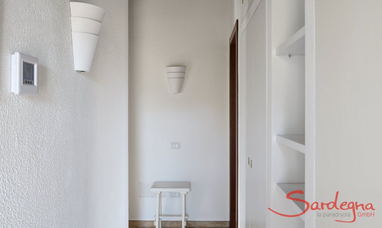 Villa Maistu | Flur mit Stauraum Flur mit Stauraum