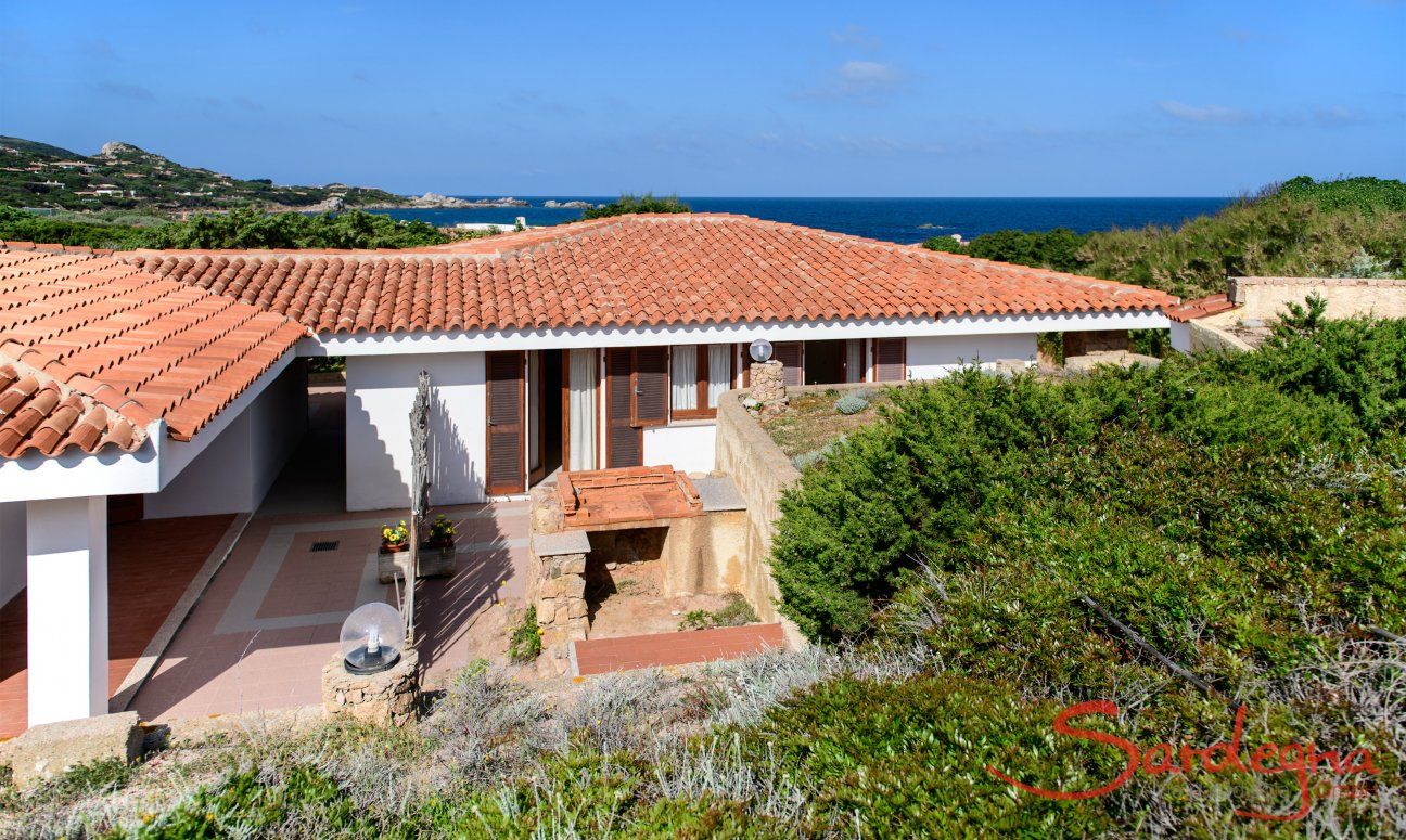 Villa Massimo | Hintere Hausansicht und Blick auf das Meer Hintere Hausansicht und Blick auf das Meer