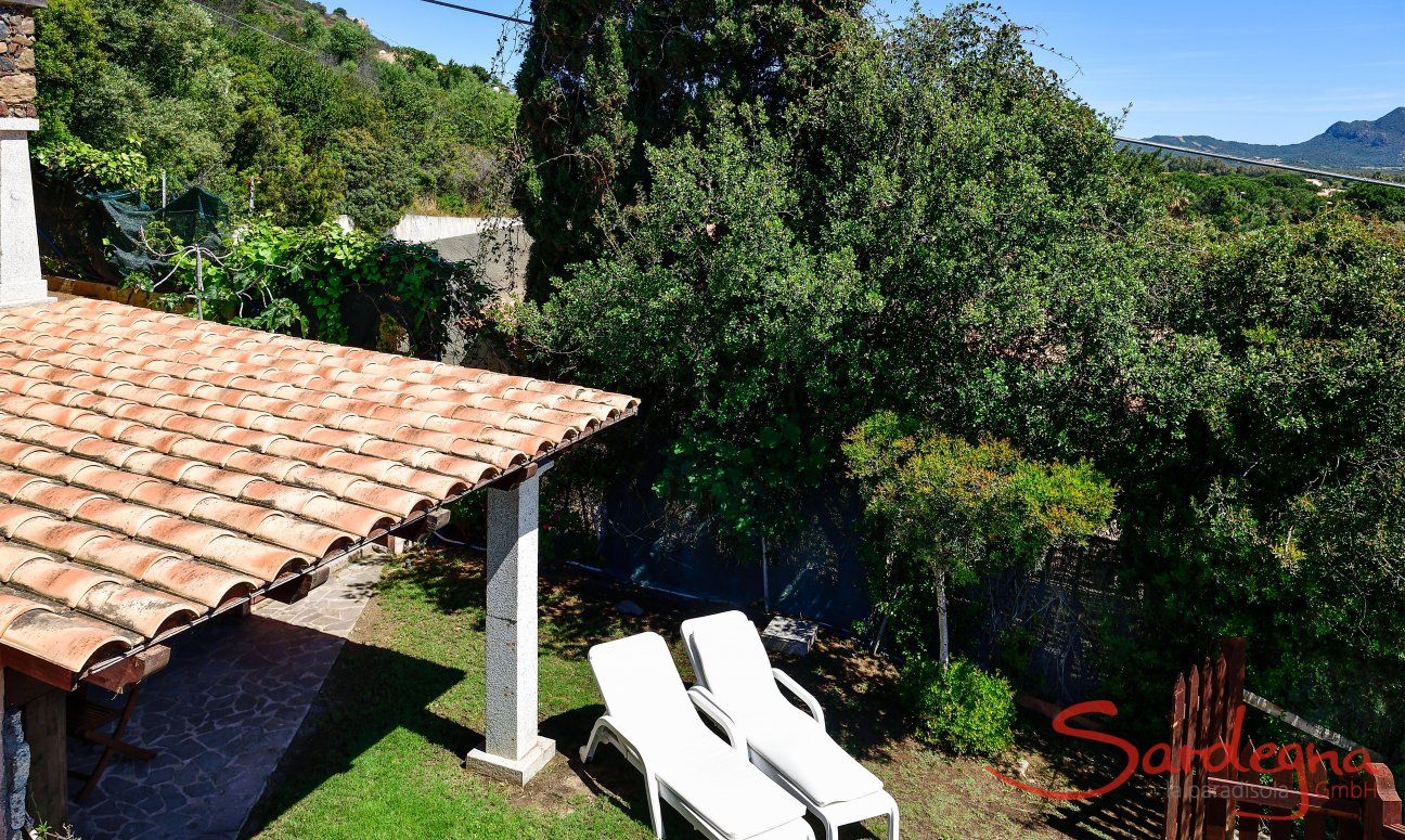 Castededdu 10 | Garten mit Sonnenliegen und Terrasse Garten mit Sonnenliegen und Terrasse