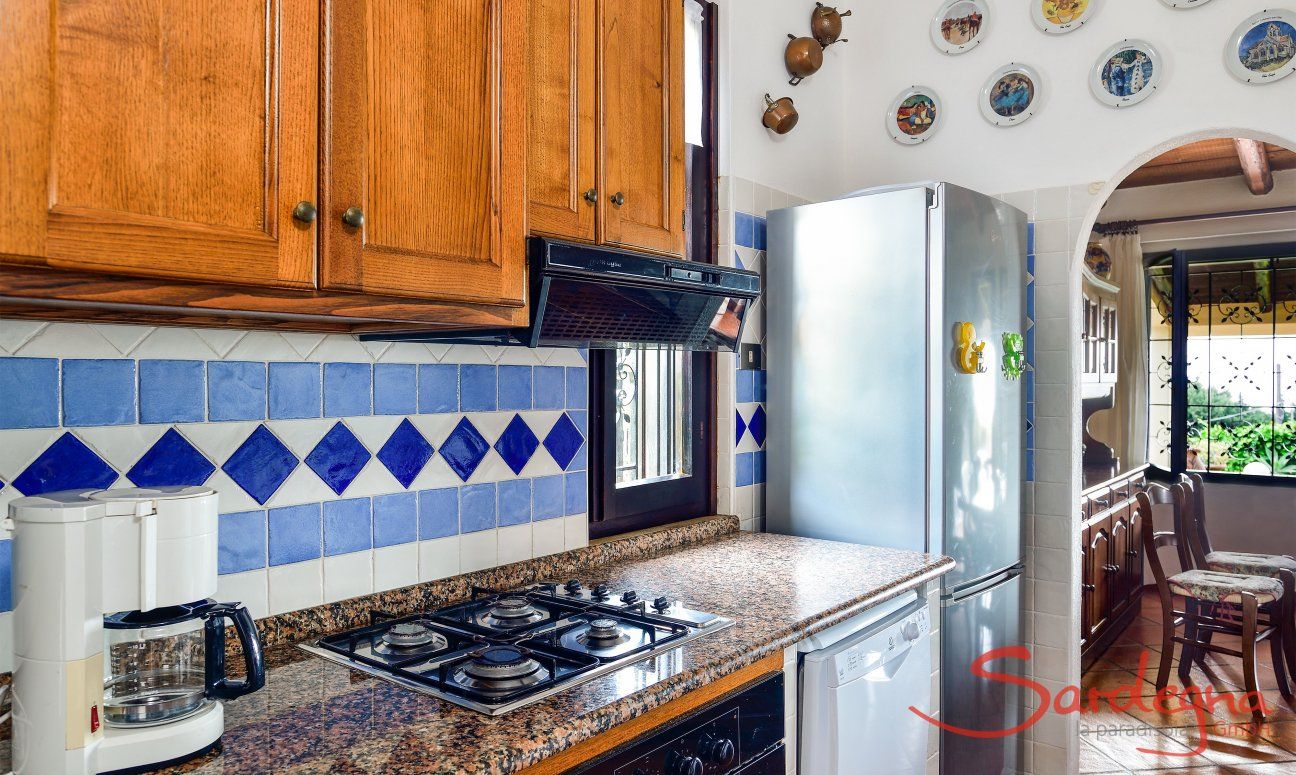 Villa Monica | Küche mit Blick auf den Essbereich Küche mit Blick auf den Essbereich
