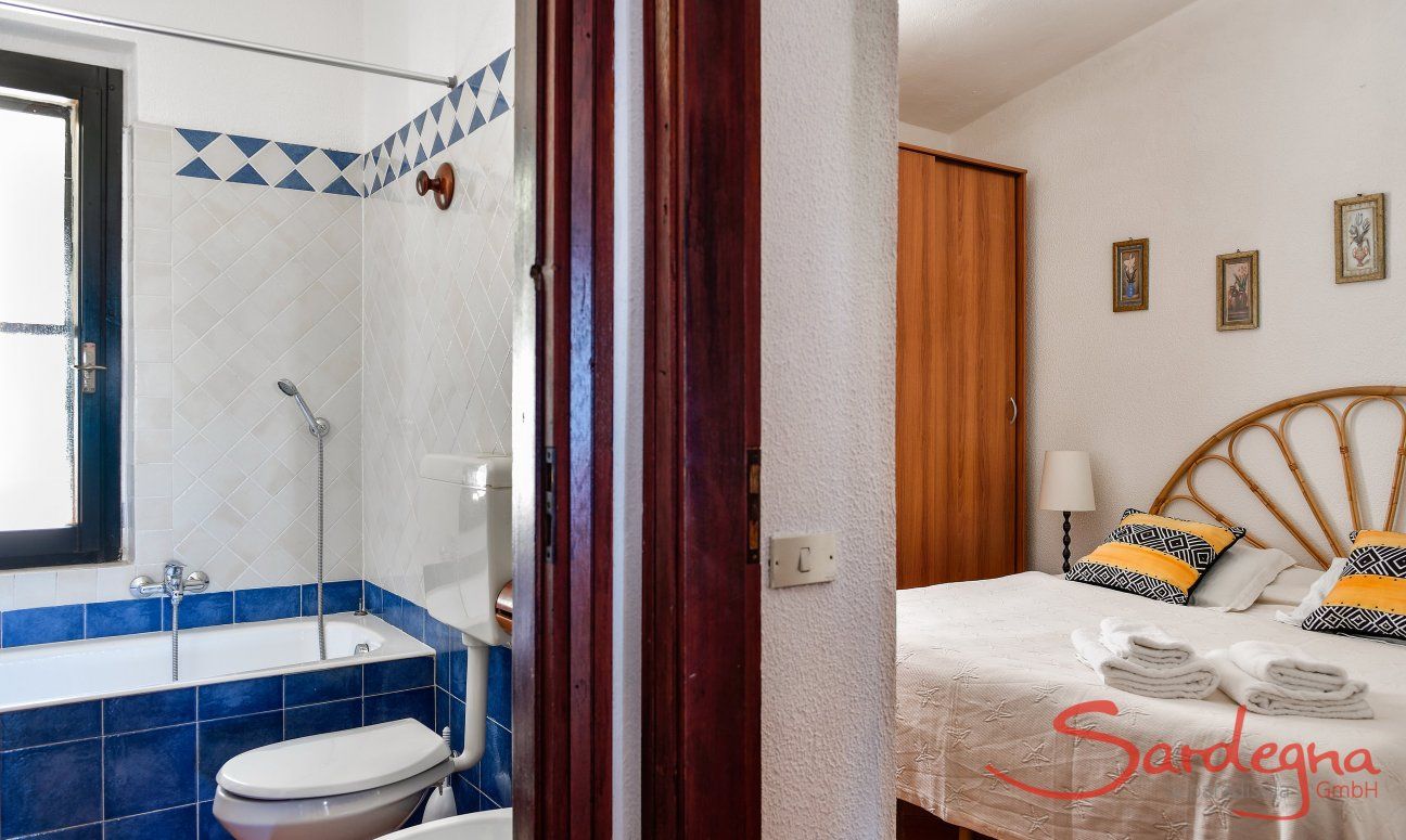 Villa Alessia | Schlafzimmer 2 und Badezimmer 2 Schlafzimmer 1 und Badezimmer