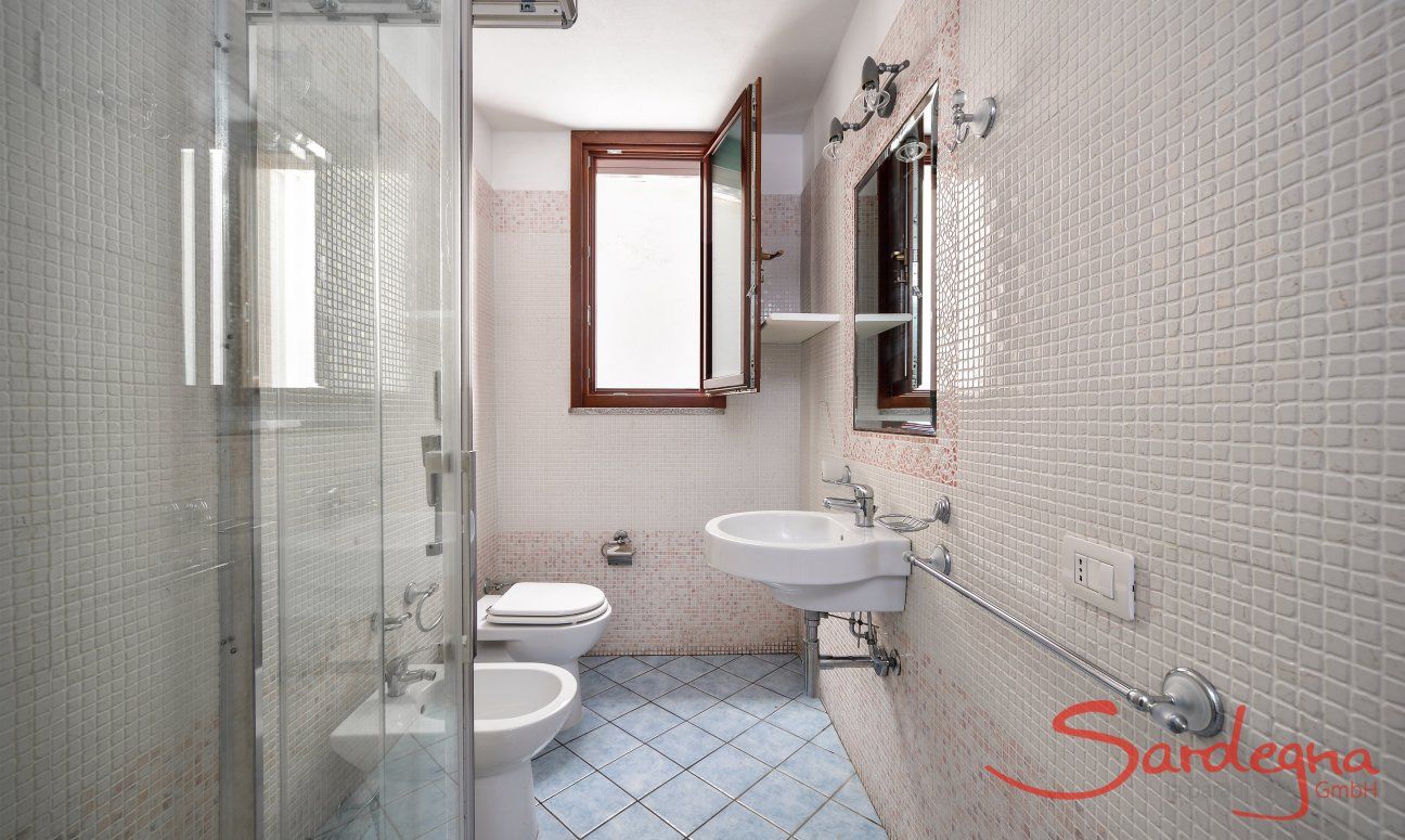 Apartment Castededdu 4 | Badezimmer mit Dusche und Bidet Badezimmer mit Dusche und Bidet