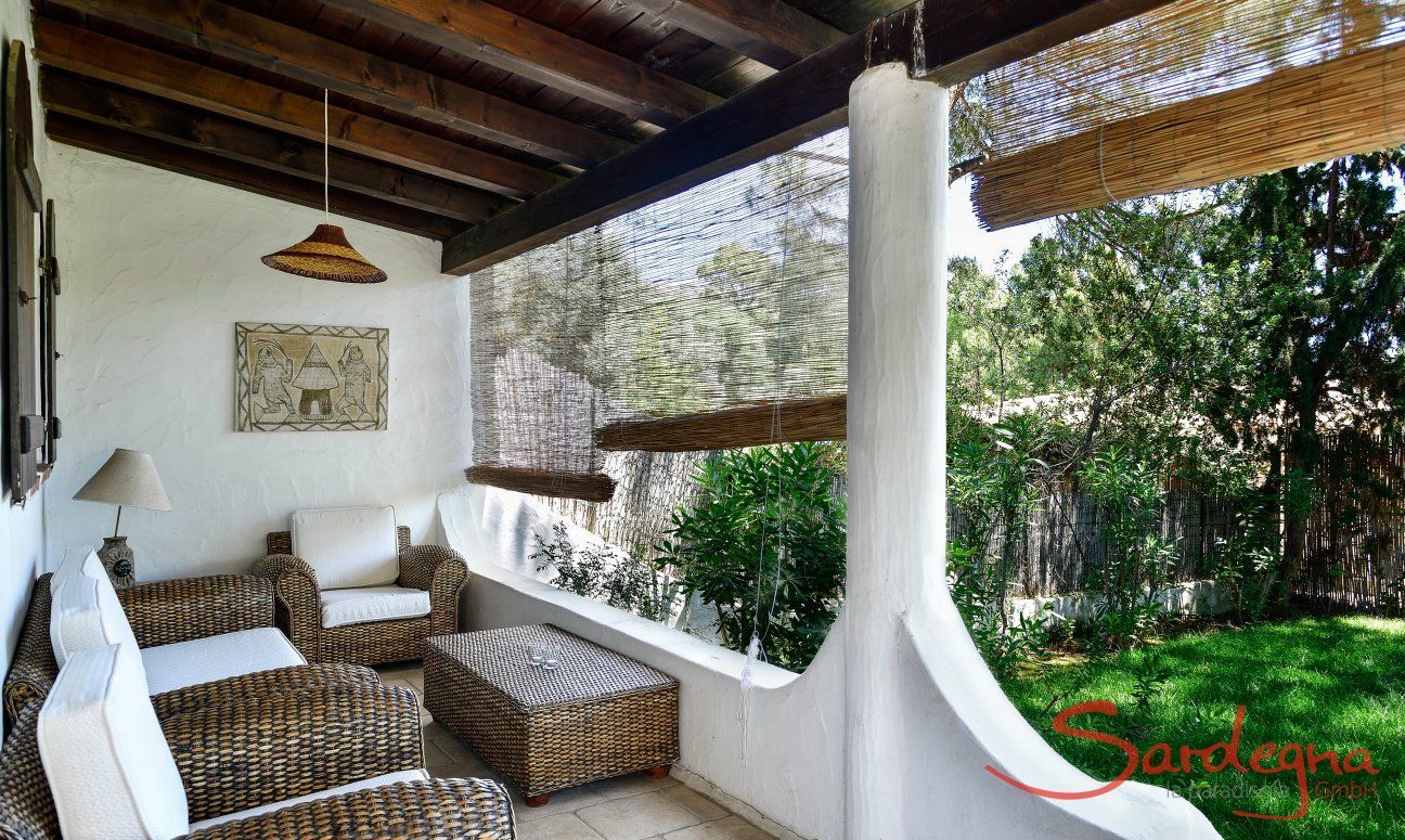 Villa Liliana | Gemütliche Sitzgruppe auf der überdachten Terrasse Gemütliche Sitzgruppe auf der überdachten Terrasse
