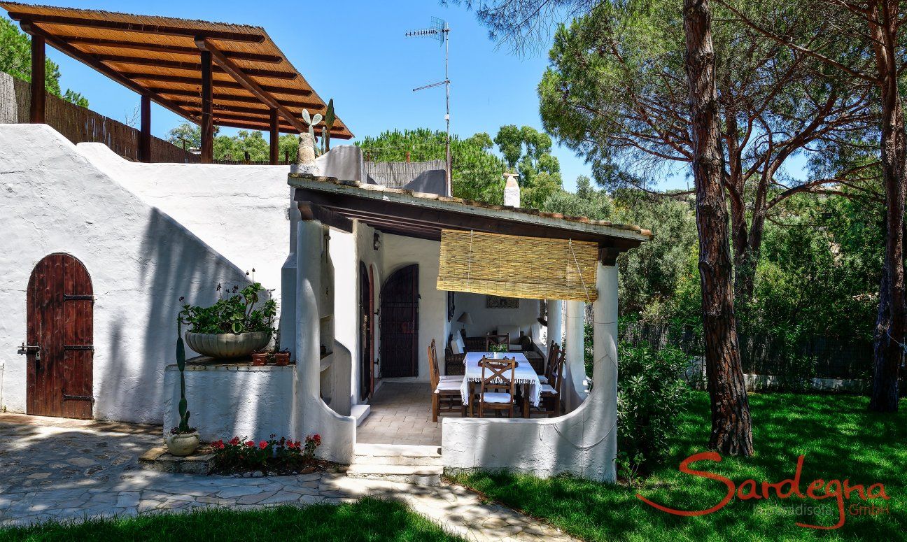 Villa Liliana | Überdachte Terrasse und Garten Überdachte Terrasse und Garten
