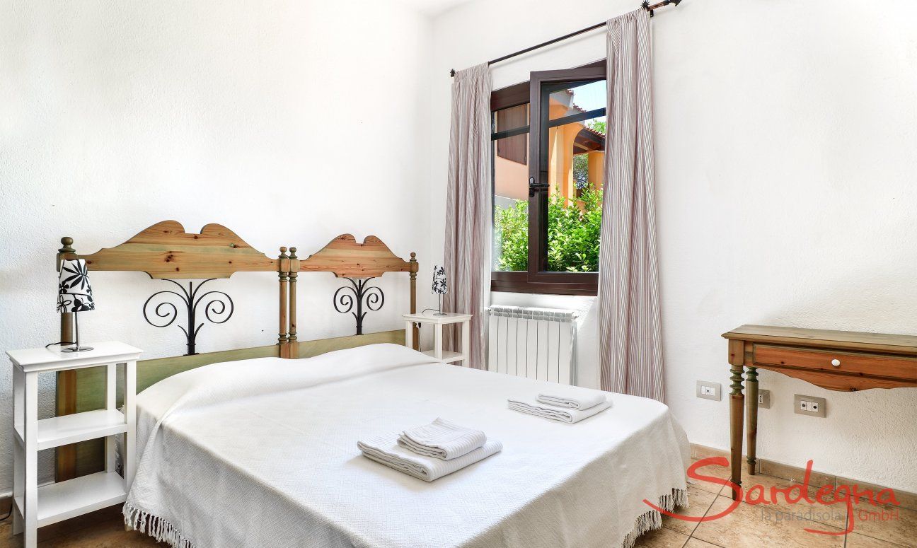 Villa Pino | Schlafzimmer 2 mit Doppelbett Schlafzimmer 2