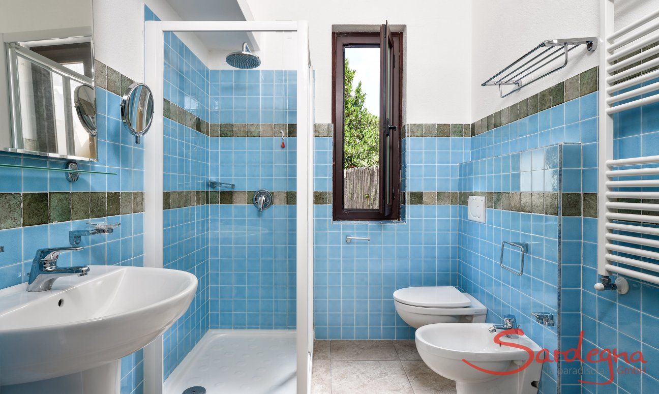 Villa Pino | Bad 4 mit großer Dusche Bad 4