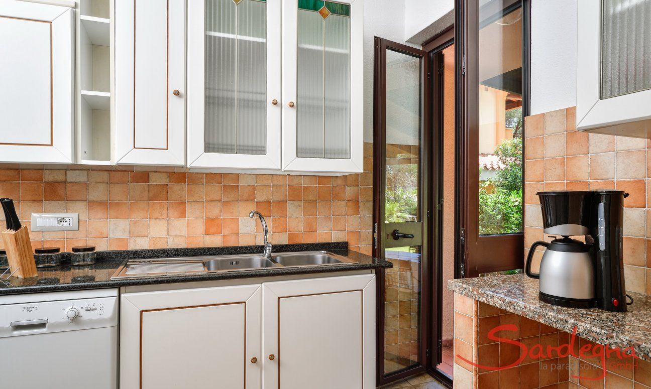 Villa Pino | Küche mit direktem Zugang zur Terrasse Küche