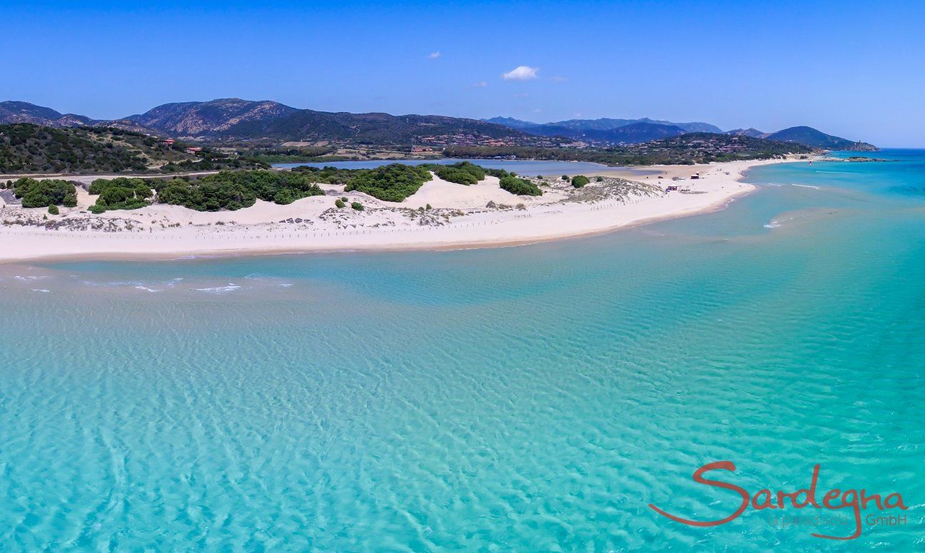 Villa Fernando | Weißer Sandstrand und türkisblaues Meer in Chia Sardinien