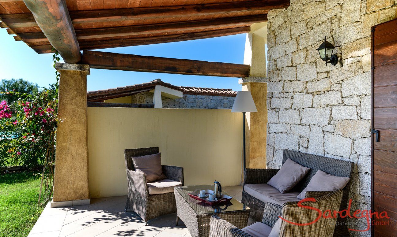 Sofamöbel auf der überdachten Terrasse von  Villa Campidano 21