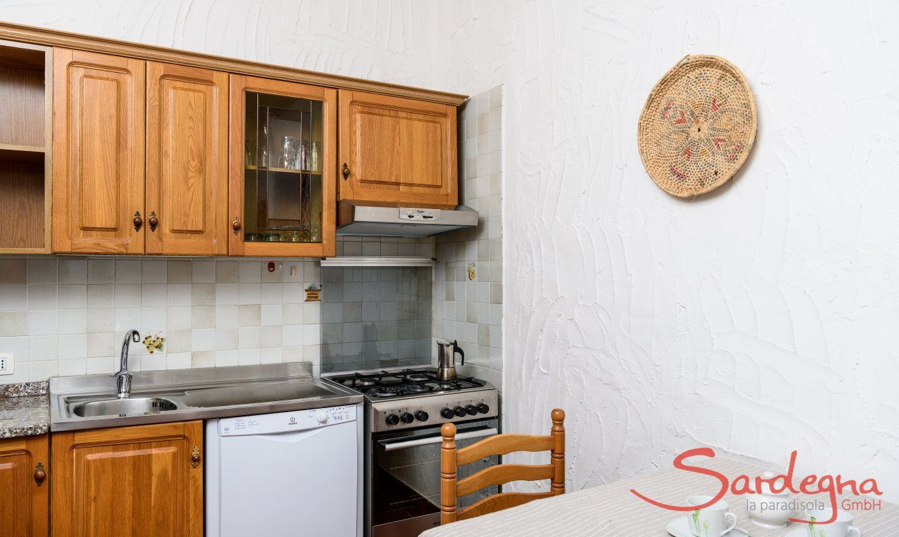 Casa Meloni 2 | Küche aus Holz mit kleinem Esstisch Küche Meloni 2 in Sant Elmo