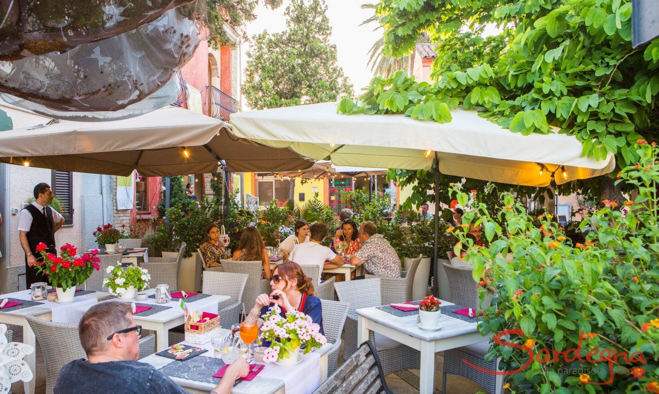 App. Pino | Restaurant Federico's im Zentrum von Pula, etwa 10 km entfernt Restaurant Federico's im Zentrum von Pula