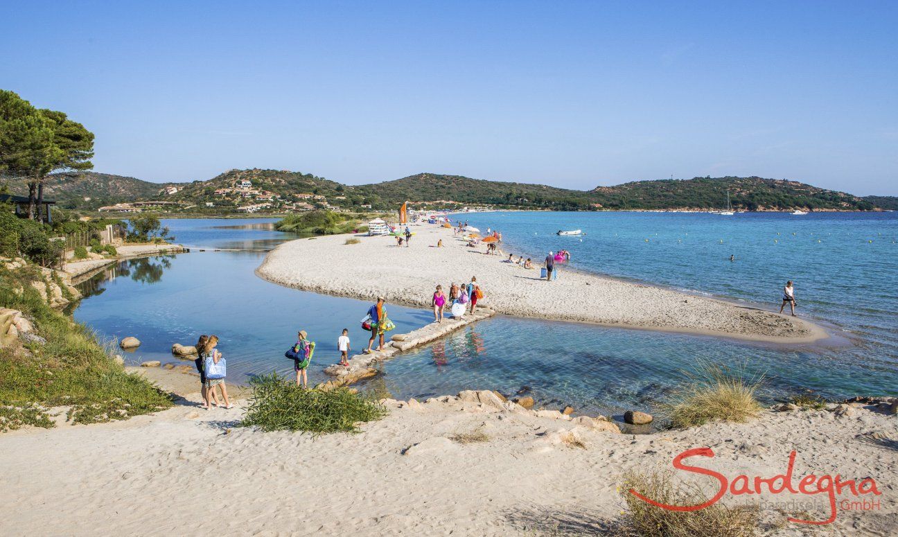 Weg über die Lagune zum Strand