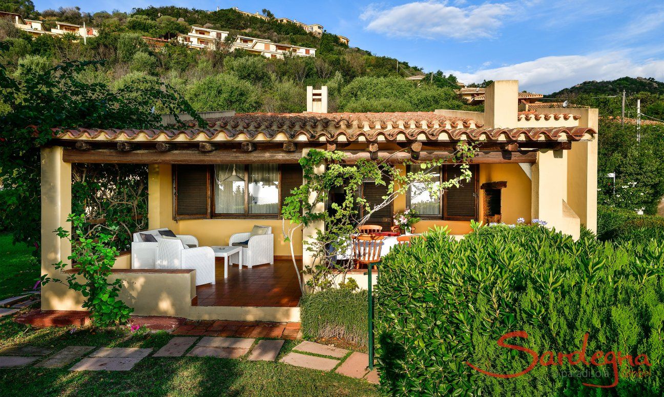 Villa Lentischio | Haus-und Terrassenansicht Haus-und Terrassenansicht