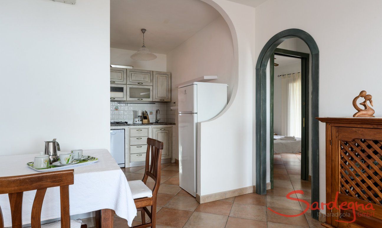 Apartment Castededdu 2 | Essbereich mit Küchenansicht Essbereich mit Küchenansicht