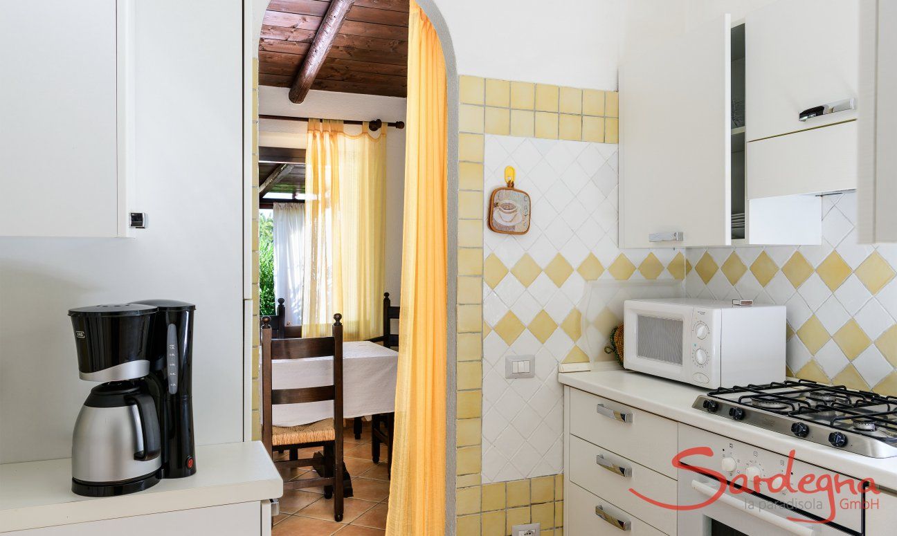 Villa Giangaleazzo | Küche mit Blick in den Essbereich Küche mit Blick in den Essbereich