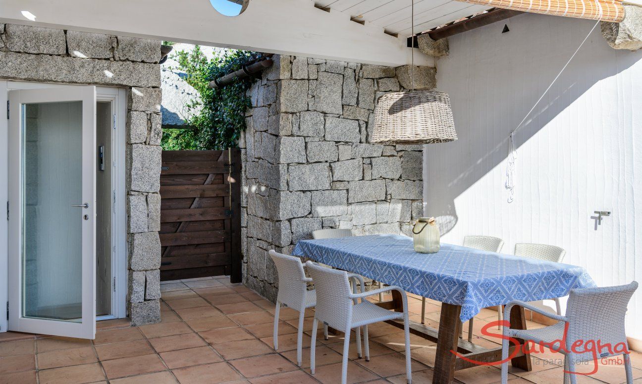Li Conchi 30 | Terrasse mit Esstisch im Freien Terrasse
