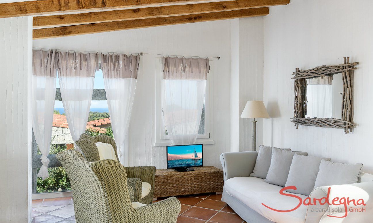 Li Conchi 24 | Geräumiges Wohnzimmer mit Eßplatz und Couch 11 2018 New Picture