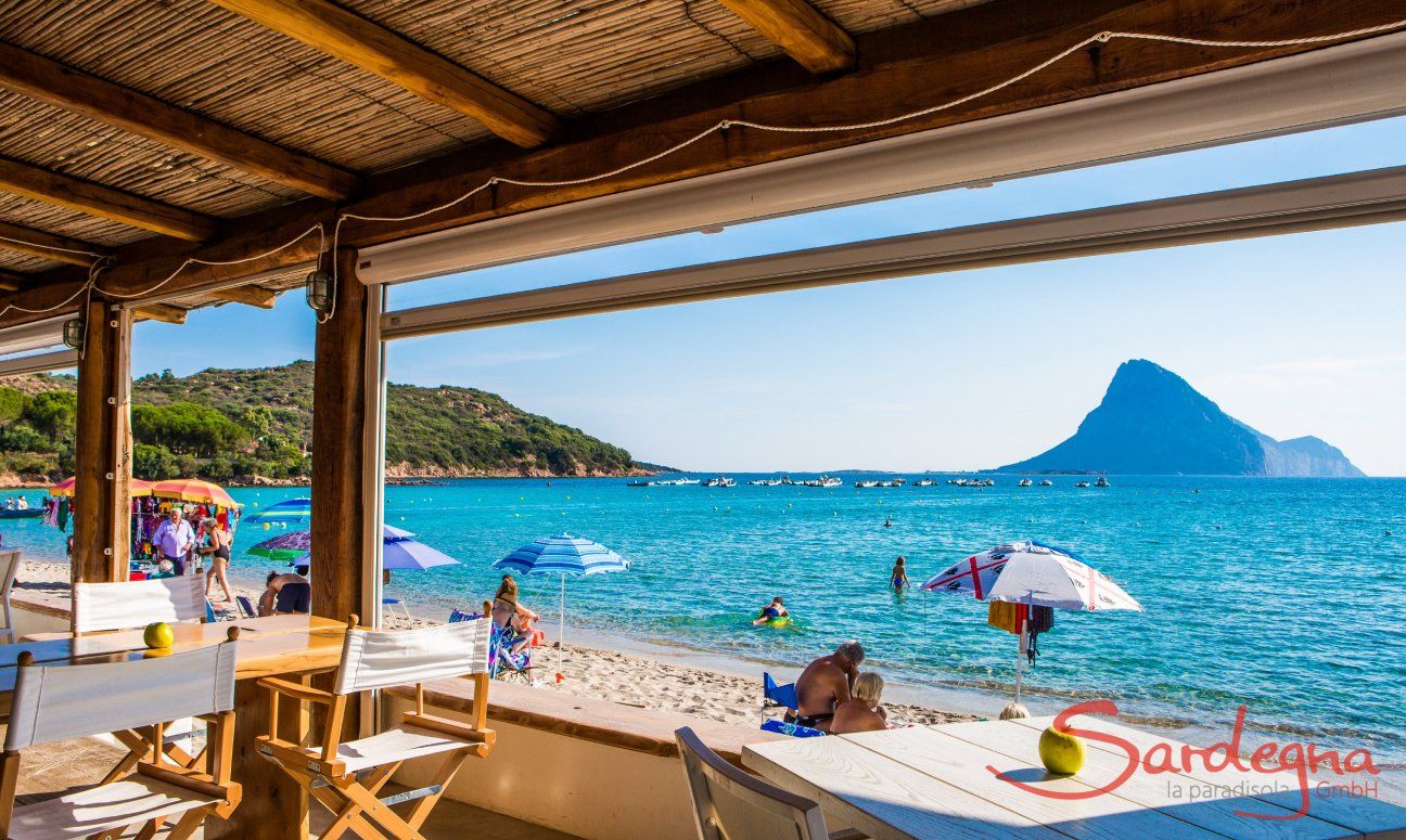 Restaurant La Tavernetta direkt am Strand von Porto Taverna