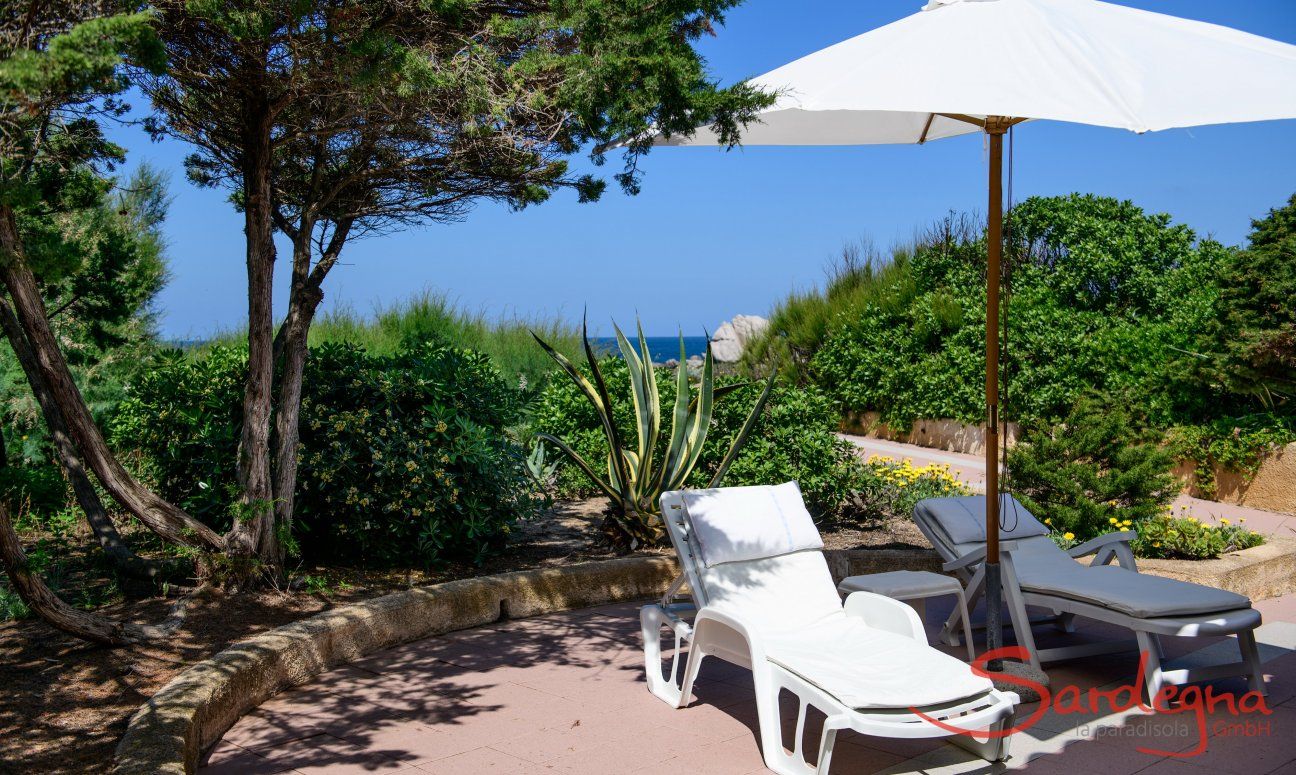 Terrasse von Villa Massimo mit Meer im Hintergrund