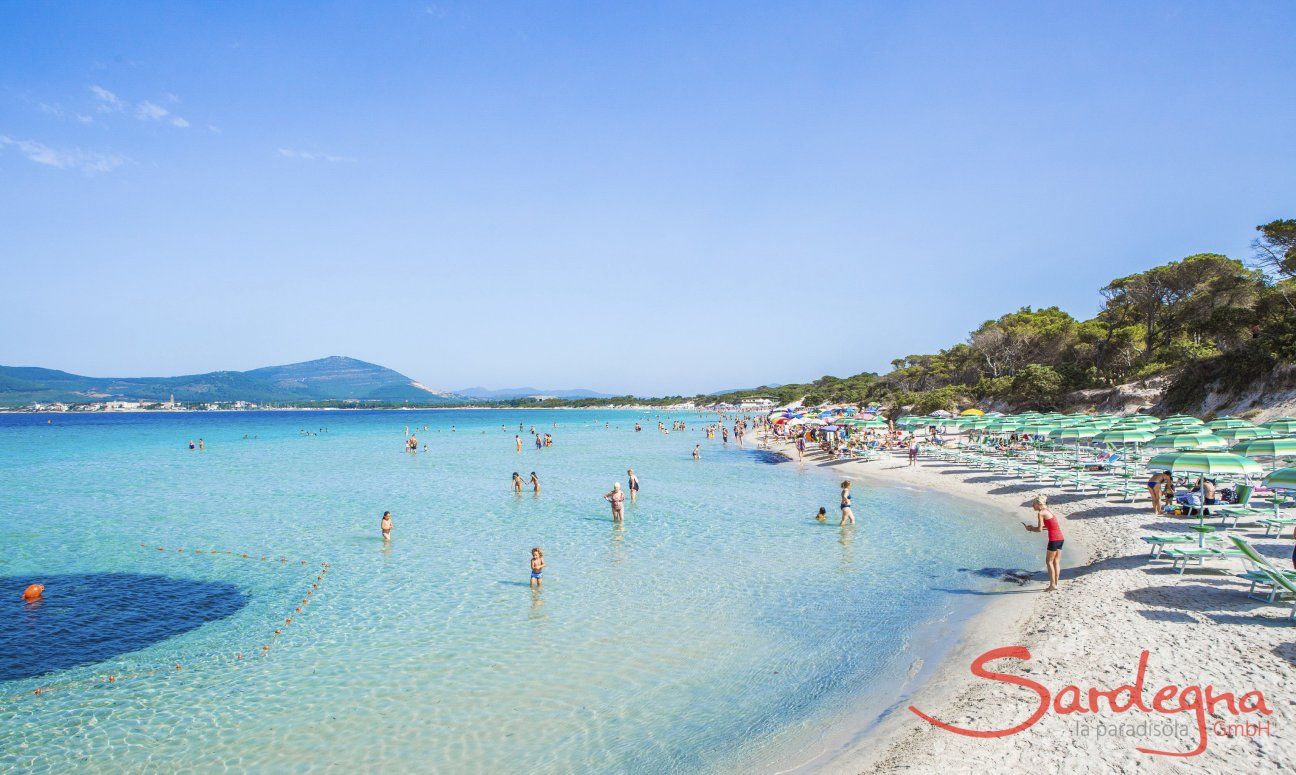 Kristallklares Meer am Strand von Maria Pia Alghero