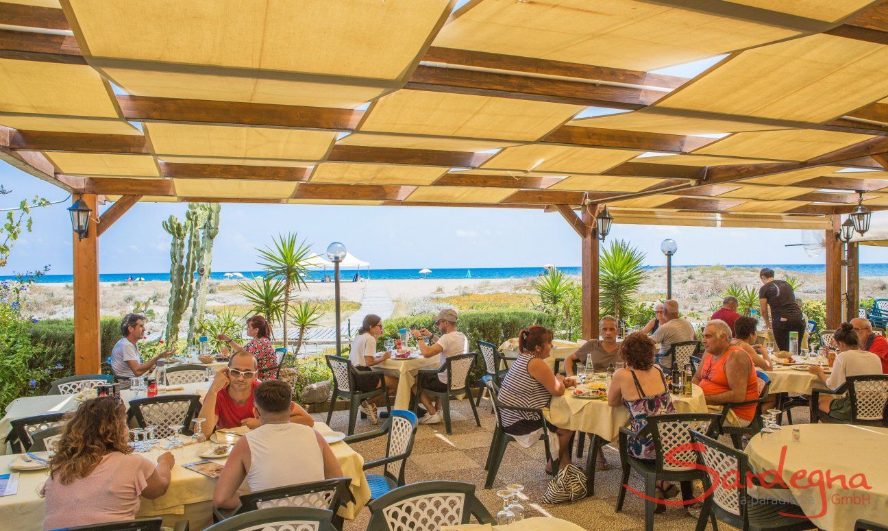 Strandrestaurant am Strand von San Giovanni - Foxi