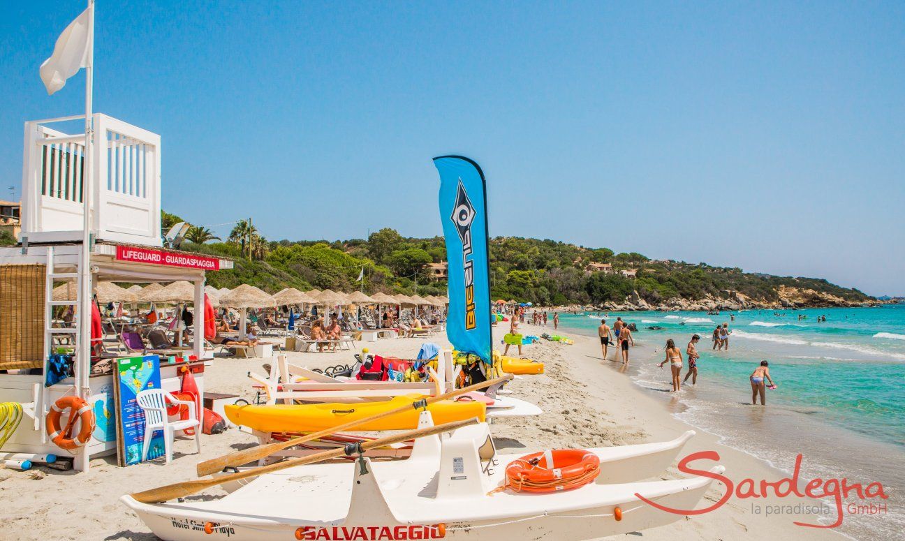 Spiaggia Simius mit Strandbad und Rettungsstation