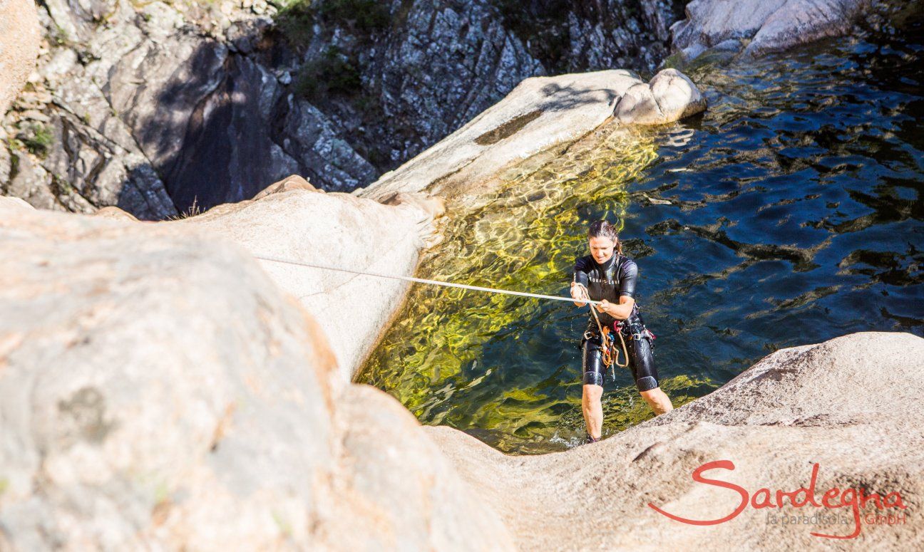 Trekking und Baden in den Bergen hinter San Teodoro