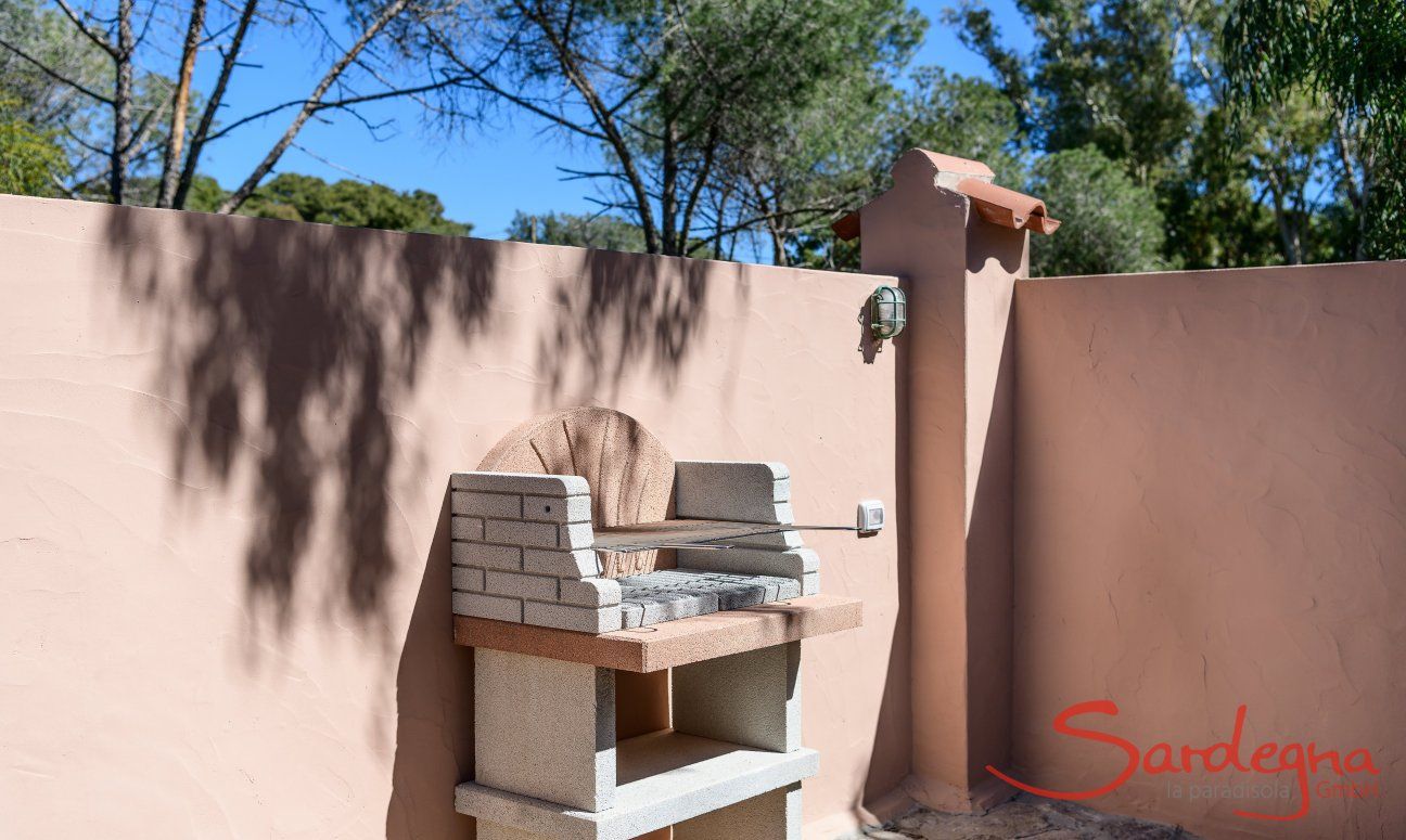 Casa Su Faru 2 | Gemauerter Barbecue auf der privaten Veranda Gemauerter Barbecue in Su Faru 2 Pula