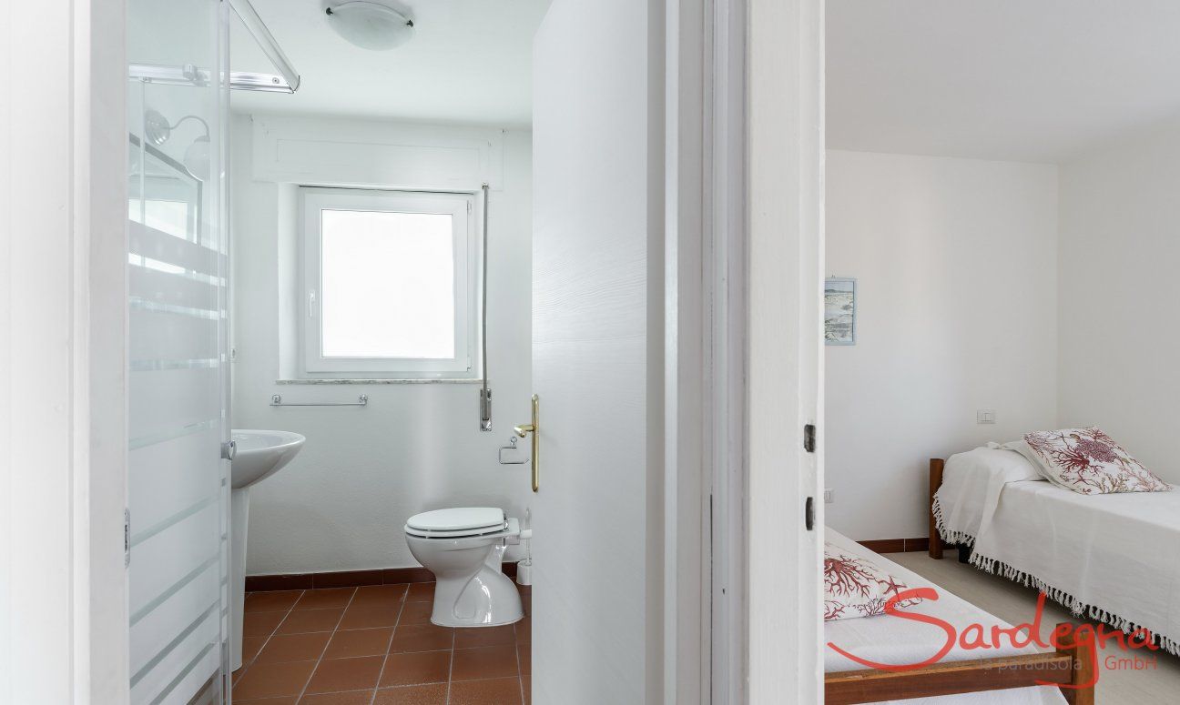 Casa Su Faru 3 | Schlafzimmer 2 mit zwei Einzelbetten und angrenzendes Bad 1 Schlafzimmer mit zwei Einzelbetten und angrenzendes Bad Su Faru 3 Pula