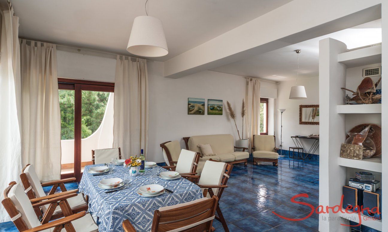 Apartment Orri 3 | Großes Wohnzimmer mit Esstisch und Sofaecke App. Orri 3 Tortoli Ostküste Sardinien