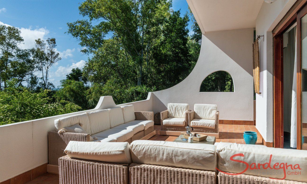 Apartment Orri 3 | Terrasse mit gemütlichem Aussensofa und Meerblick App. Orri 3 Tortoli Ostküste Sardinien