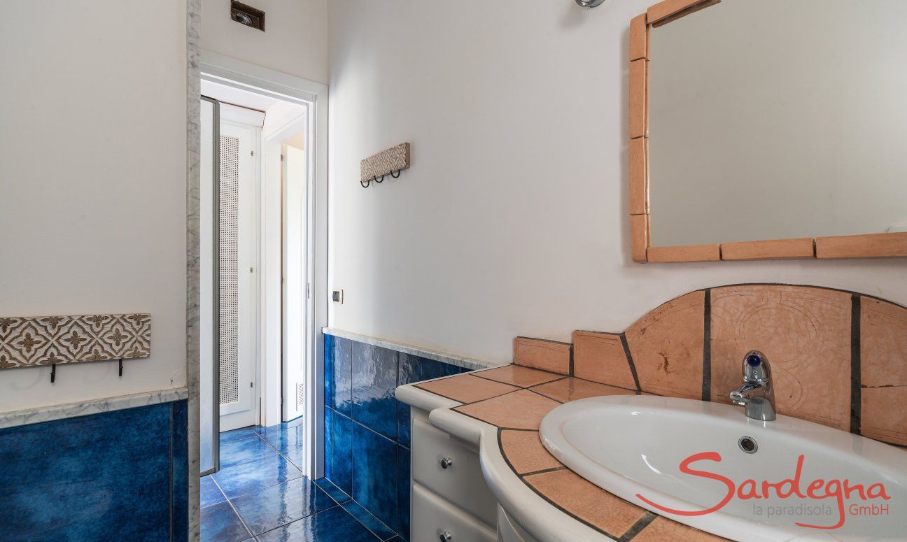Apartment Orri 3 | Duschbad vom Schlafzimmer 5 im ersten Stock App. Orri 3 Tortoli Ostküste Sardinien