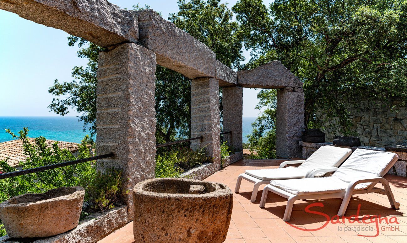 Casa 23 | Terrasse mit gemütlichen Sonnenliegen und Meerblick Casa 23, Sant Elmo