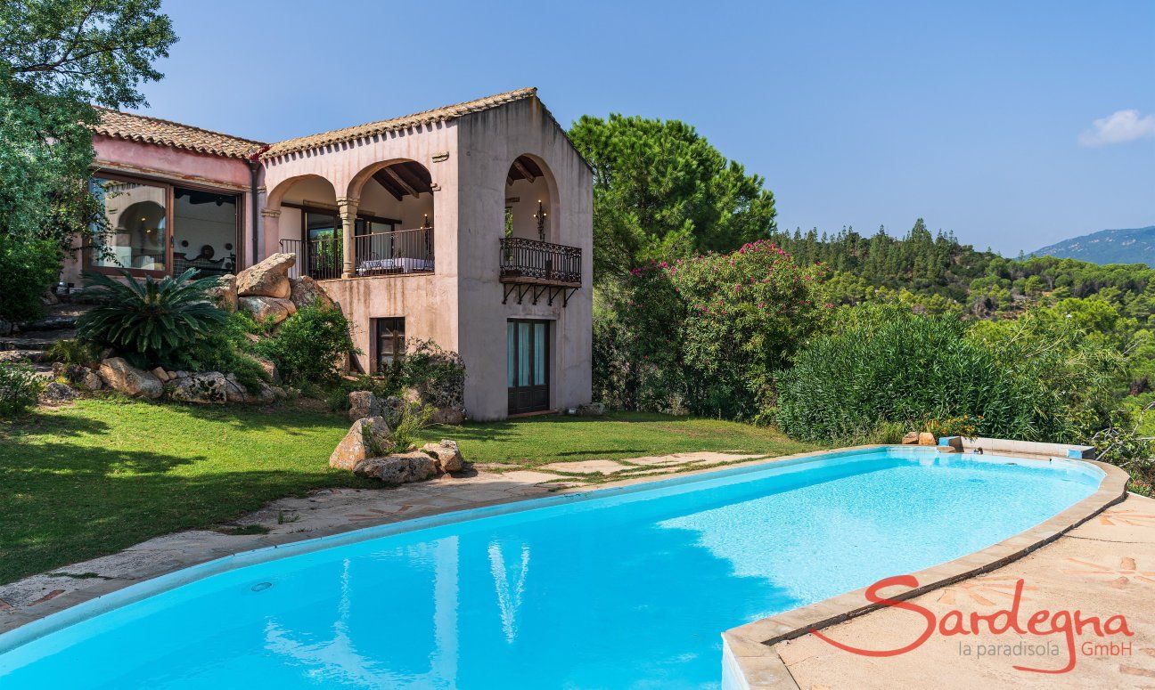 Villa Fiorita | Pool, Garten und Haus Hausdarstellung