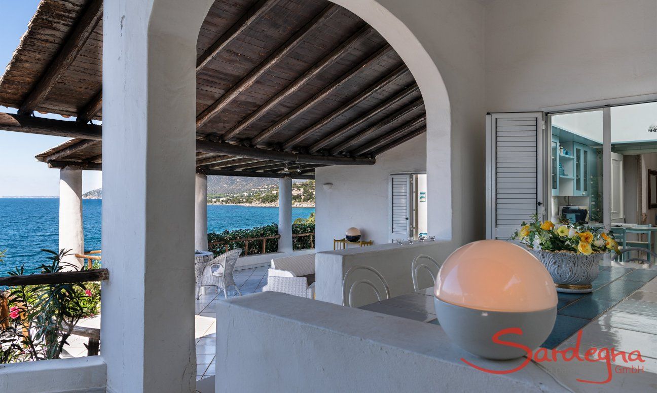 Villa Bella | Die überdachte Terrasse mit Meerblick zum Genießen der Ferien im Freien Terrasse