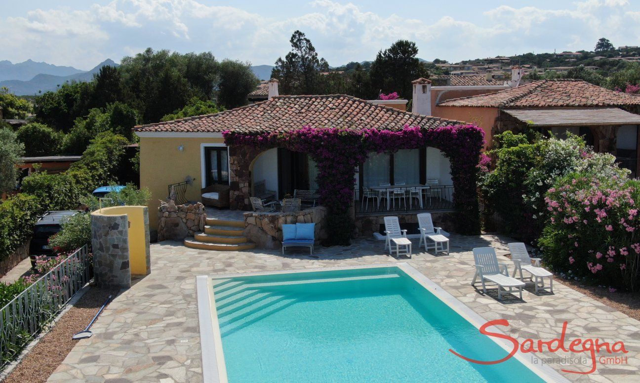 Villa Maestrale | Hausdarstellung Villa Maestrale, Cala Ginepro, Nordsardinien Hausdarstellung Villa Maestrale, Cala Ginepro, Nordsardinien