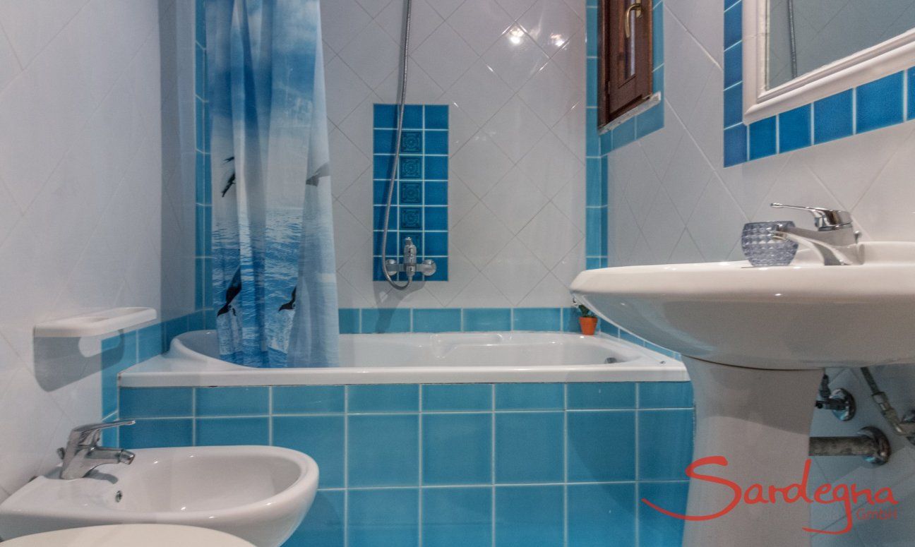 Villa Maestrale | Bad 3 mit Badewanne im UG Villa Maestrale, Cala Ginepro, Olbia
