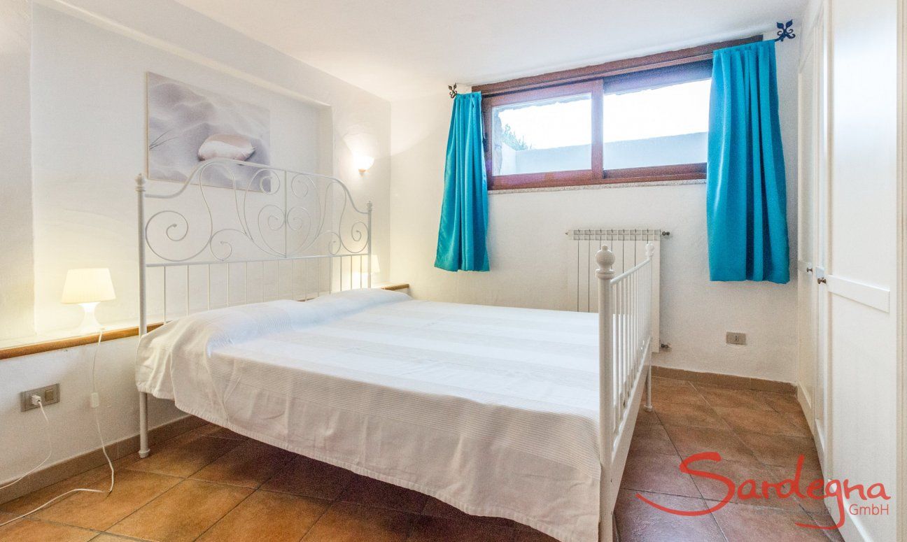 Villa Maestrale | Schlafzimmer 2 mit Doppelbett im UG Villa Maestrale, Cala Ginepro, Olbia