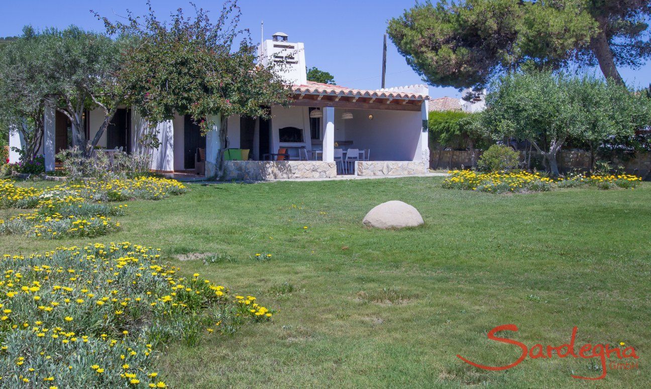 Villetta Fabio | Der große alteingewachsene Garten endet am Strand Villetta Fabio, Costa Rei
